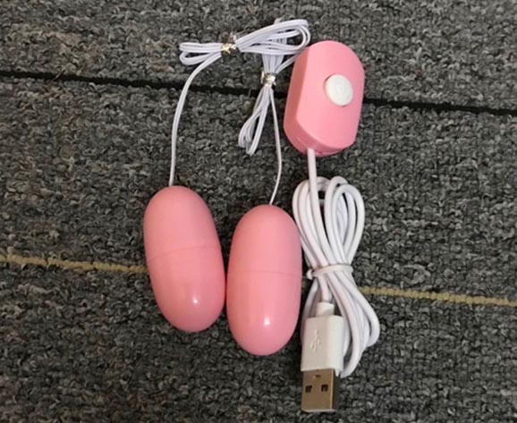 美女情趣玩具：情趣玩具提升魅力