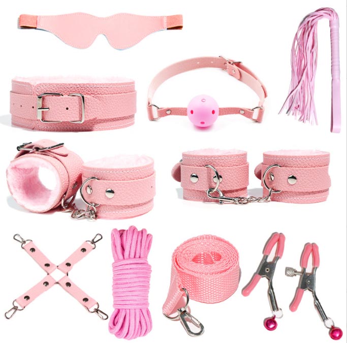 女友玩情趣玩具：女友使用性爱玩具