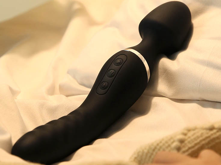 女情趣玩具吸吮：女性性玨用品独特吸吮设计