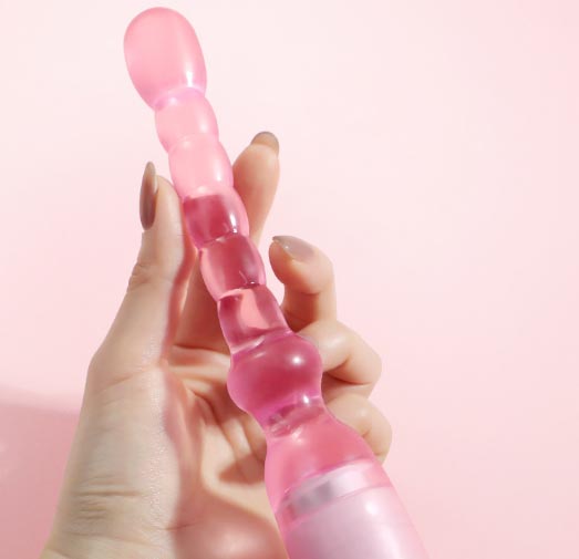 女被戴情趣玩具：女子被戴上情趣玩具引发热议