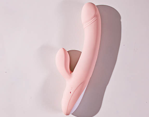 女生小玩具成人情趣穿戴：小玩具不再是童年回忆，成人情趣穿戴正当红